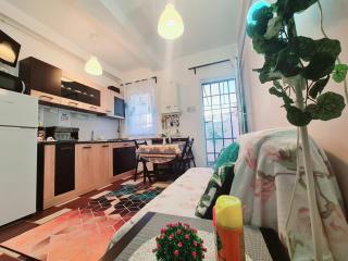 Happy House - 4