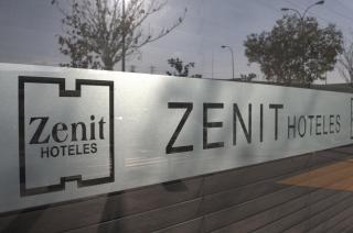 Hotel Zenit Pamplona - 8