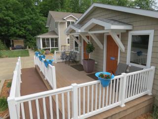 Bodee's Bungalow Adults Only Couples Only Boutique Hotel - Put-in-Bay - 4