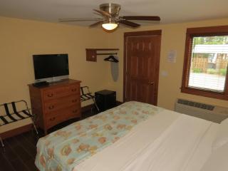 Bodee's Bungalow Adults Only Couples Only Boutique Hotel - Put-in-Bay - 3