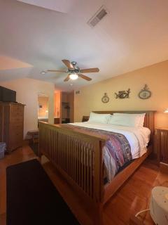 Bodee's Bungalow Adults Only Couples Only Boutique Hotel - Put-in-Bay - 6