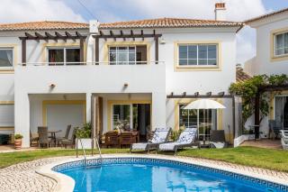 CoolHouses Luz, 3 Bed linked house, shared pool, a stone's throw of the sea, Casa Sirrah - Luz - 0