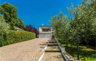 Nice Home In Njivice With Jacuzzi - Njivice - 3