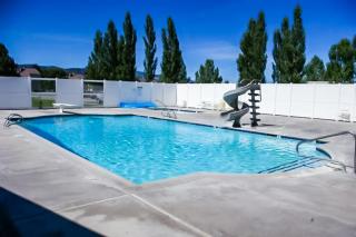 Davis Beach Cabin - 9