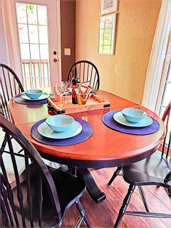 Smokies Hill Top Cabin Mountain Views 2 miles to Town Pet Friendly - 2