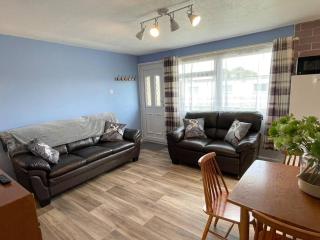 119 Hemsby Holiday Chalet, Convenient for sandy beach - 4