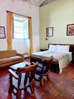 Hotel Mision Santa Barbara - 9