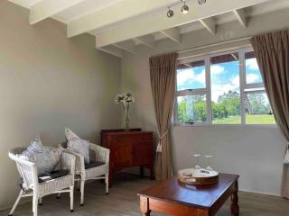 Protea Loft - Romantic stay - No Load shedding - Hilton - 7