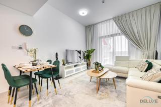 Urban 1BR at Binghatti Stars Dubai Silicon Oasis by Deluxe Holiday Homes - Dubai - 9
