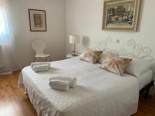 Apartment in Maslinica 70m from the sea - Maslinica - 4