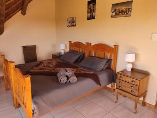 Whole House! Sleeps 6 with Solar Power and Pool - St Francis Bay - 2
