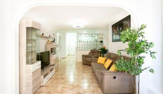 KORALLIA GUESTHOUSE Castle Harbour - Los Cristianos - 0
