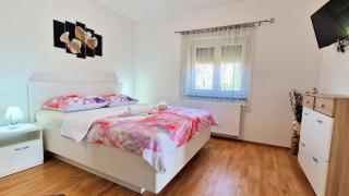 Apartments Pinezić - Skrbčići - 1