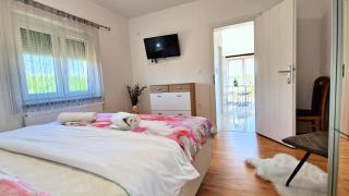 Apartments Pinezić - Skrbčići - 8