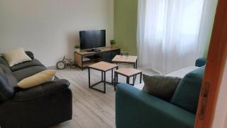 APPARTEMENT, LA ROUTE DES GRANDES ALPES , 6 couchages, GARAGE pour motards, cyclistes, POSSIBILITÉ de studios supplémentaires, si plus de 6 pers - 1