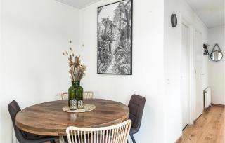 Cozy Home In Heinkenszand With Kitchen - heinkenszand - 6