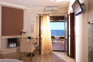 Faros Luxury Suites - Marathopoli - 6