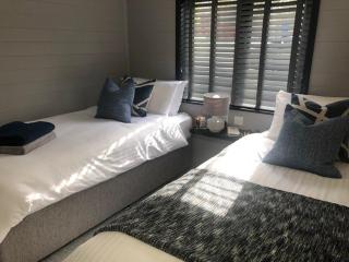 L19 - Penrhyn Spa Lodge with Hot Tub - Bethesda - 0
