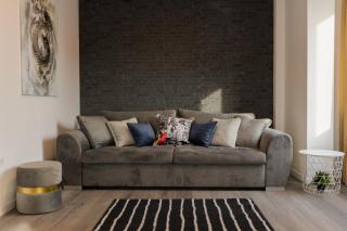 Penthouse with Huge Rooftop Terrace & City View - Bucarest - 1