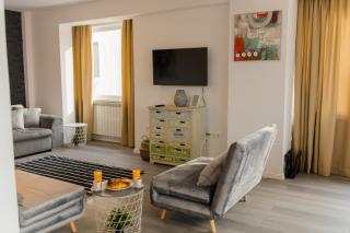 Penthouse with Huge Rooftop Terrace & City View - Bucarest - 2