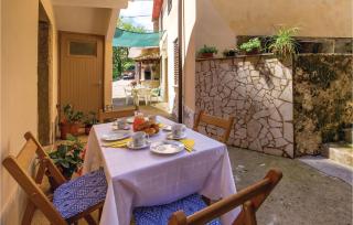 Lovely Apartment In Bregi With Wifi - 0