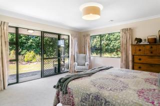 Lupin Lodge Bed & Breakfast - 2