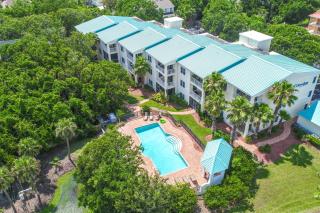 Dog-friendly vacation home close to the beach with pool & screened porch - 6