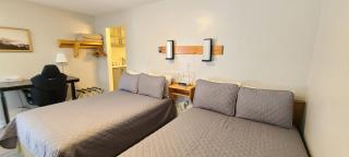 Maple Leaf Motel - Goderich - 1