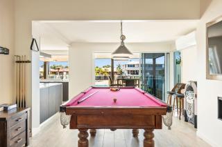Remarkable Six Bedroom Waterfront Home! Perfect for the extended family - Mooloolaba - 1