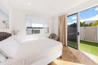 Waves Beach House - Marcoola - 3