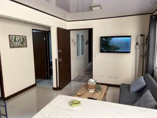 Fully equipped and furnished apartment and office - - 0