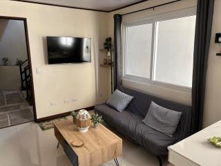 Fully equipped and furnished apartment and office - - 9