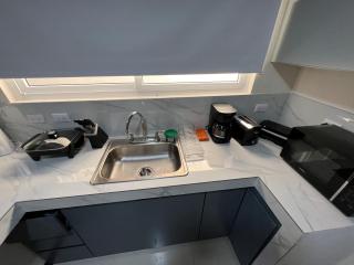 Fully equipped and furnished apartment and office - - 4