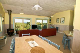 Bennetts Beach House - 5