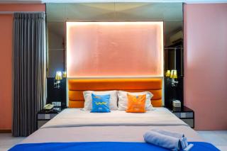 Sans Hotel International Surabaya - 3