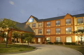 Best Western PLUS Hobby Airport Inn and Suites - 5