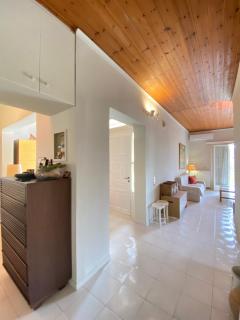 Mata's Spacious Apartment - Astros - 3