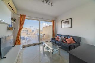 Amazing views of Spinola Bay in Heart of StJulians-hosted by Sweetstay - St Julian's - 5