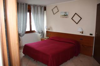 Albergo Ristorante Punta Dell'Est - Clusane sul Lago - 9