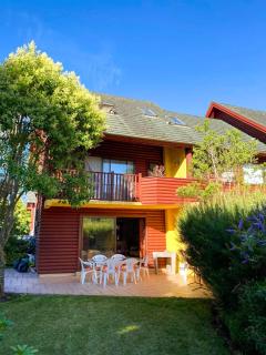 Casa en Condominio Foresta central y a 200 mt playa - Pucón - 1