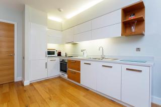 Veeve - Abstract Perspective - London - 8