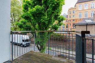 Veeve - Abstract Perspective - London - 7