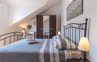 4 Bedroom Cozy Home In Razanj - 3