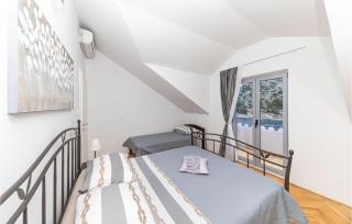 4 Bedroom Cozy Home In Razanj - 1