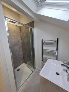 Perfect Location 3 Bed Serviced apartment with Bike Storage for BPW. Close to Brecon Beacons - 6