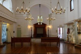 Modern, trendy and comfortable 2 bedroom apartment in Cape Town - 6