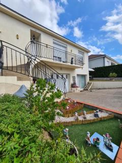 2 logements séparés 2 et 5 couchages au Rez-de-Chaussée à Chambretaud, 5 min Puy du Fou - Chambretaud - 0