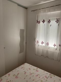 Apartments Mladenka 20m from marina! - Sukošan - 8