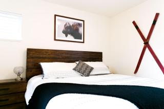 LUX Modern Chalet, Pool & Hot Tub, 10 Mins to the Mountain & Incredible Views - 6