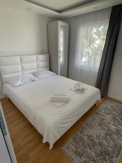 Days Inn Long Beach - Ulcinj - 7